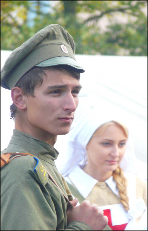 o ile dobrze pamiętam ta para była w rosyjskim obozie pod zamkiem :)