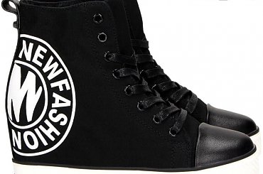 SNEAKERSY #ObuwieSneakers #sneakersy #wiązane #koturny #platformy #tramki #sportowe #JesienneObuwie