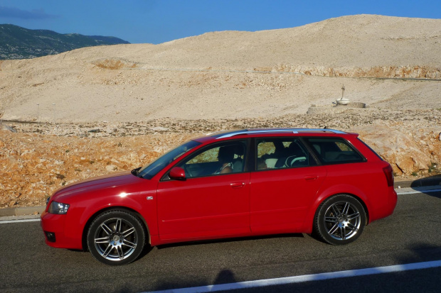 AUDI A4 B6 AVANT Brilliant Red LY3J