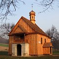 Tak wygląda Kościółek po zakończeniu tegorocznych prac. Moim zdaniem jest zachwycający. Kosztowało to wiele pracy i jeszcze więcej pieniędzy, ale warto było.