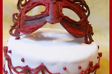 Karnawałowy tort z maską #bal #karnawał #MaskaKarnawałowa #ostatki #tort #TortyArtystyczne #TortyKraków #TortyWalentynki