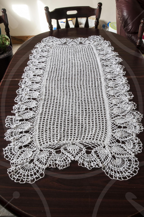 Bieżnik z ananasami dookoła 115x60 cm #bieżnik #crochet #crochetting #knitting #obrus #ozdoby #RobótkiNaDrutach #szydelkowanie #szydełko