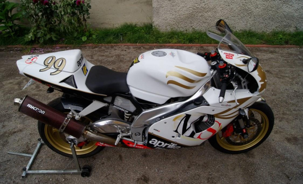 #aprilia